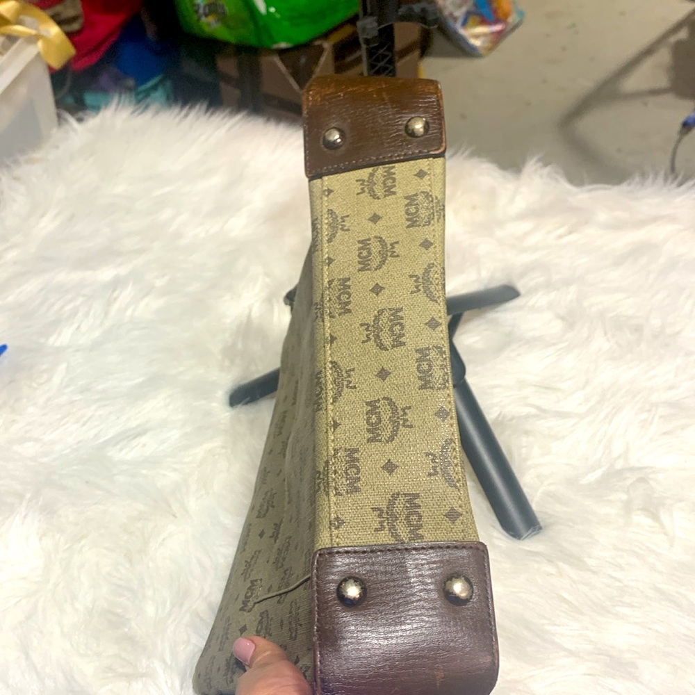 MCM - Picture 4 of 9